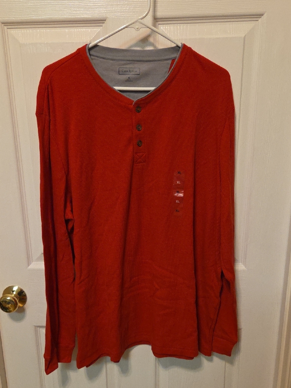 Club Room Men’s Long-Sleeve Henley in RED